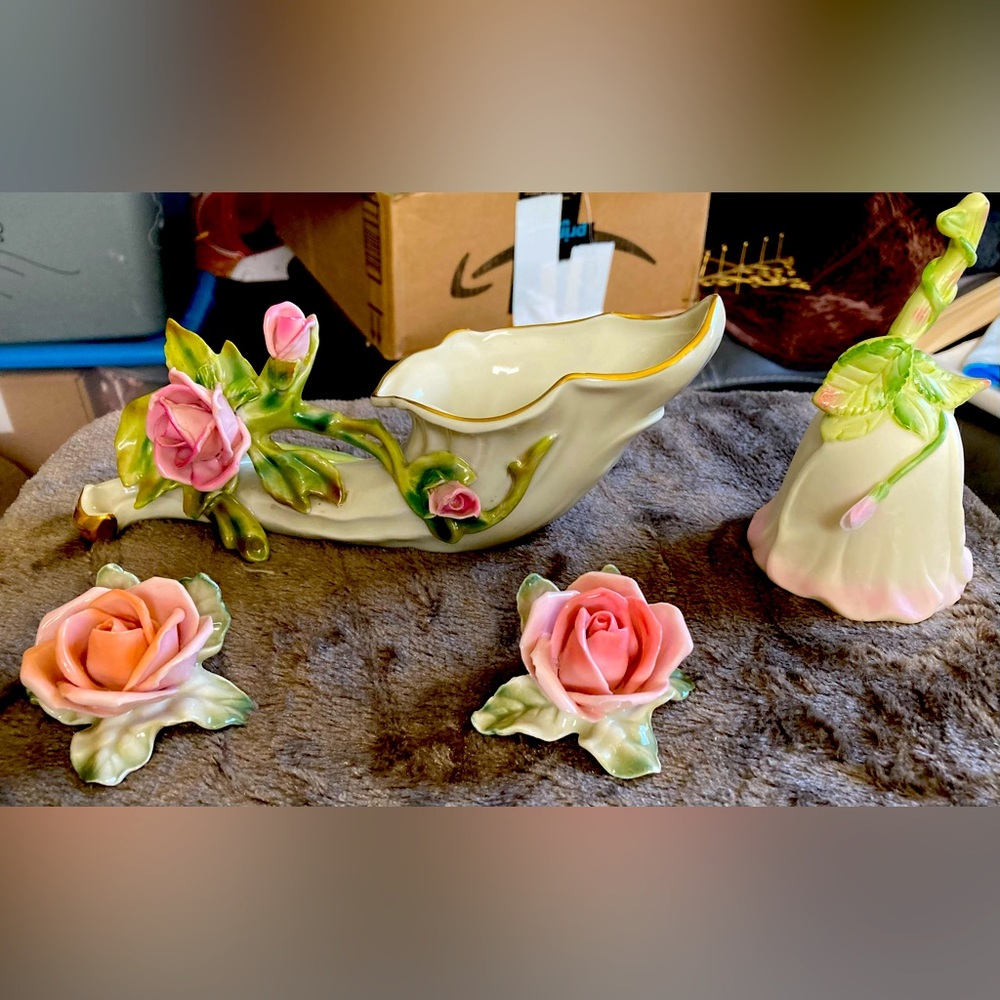 Estate auction, four piece Dresden porcelain horn of plenty, bell, two roses 